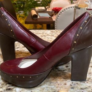 Women’s Lela Rose burgundy two-tone studded pump